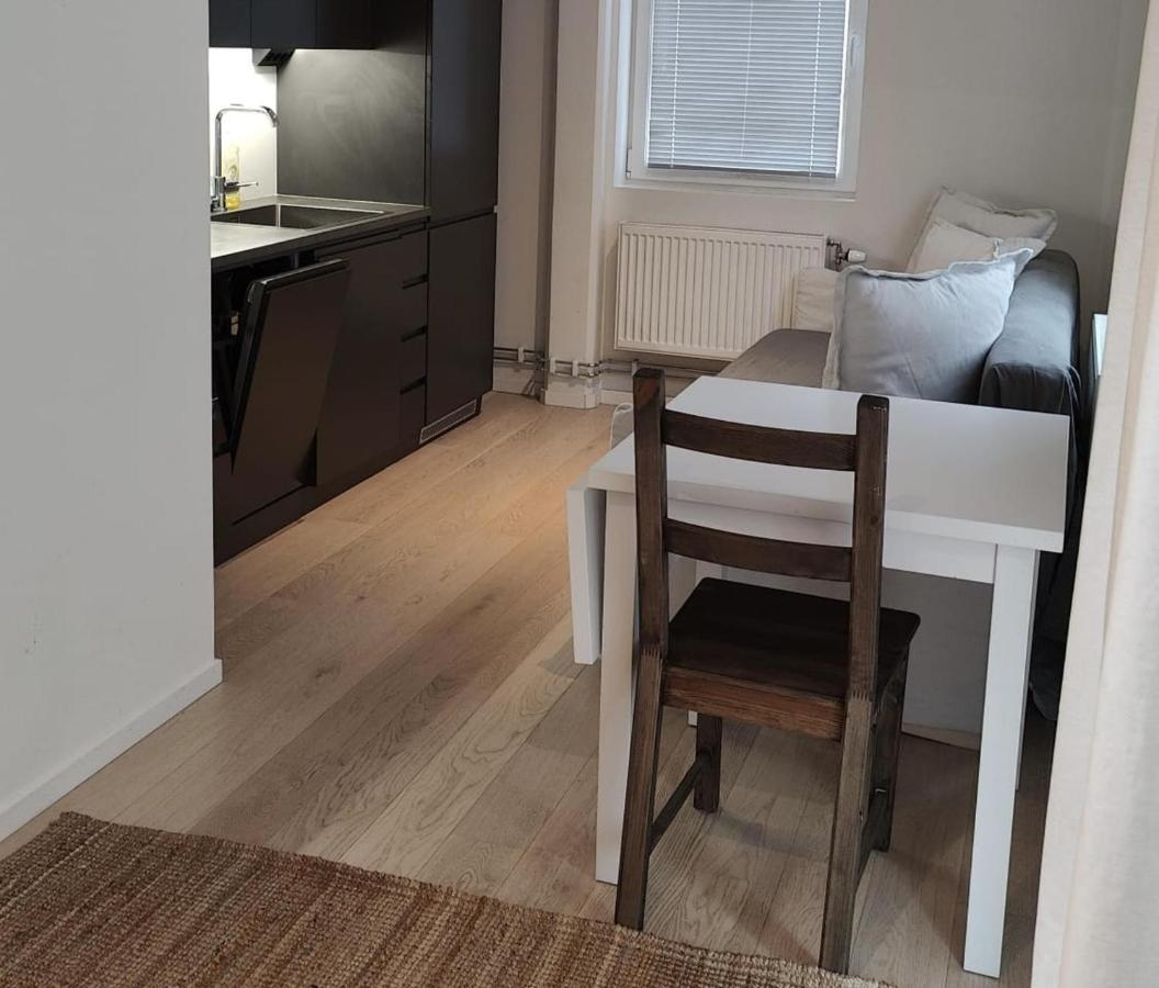 2- Bed Apartment In Sollentuna Bagian luar foto