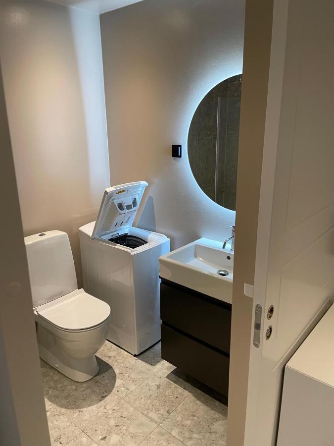 2- Bed Apartment In Sollentuna Bagian luar foto